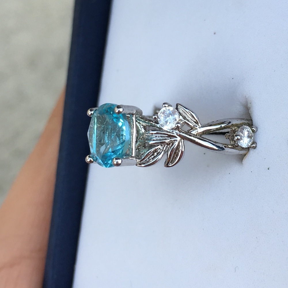 WOMENS RING - Picture 3 of 4